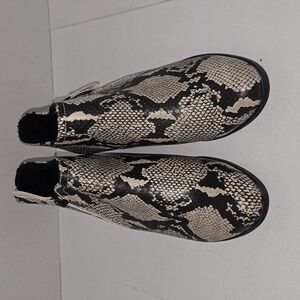 Arizona Jean Co. Galen Ankle Booties Memory Foam Snake Animal Print Size 9.5